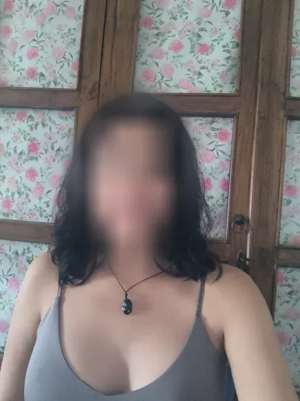 Büsra, 38