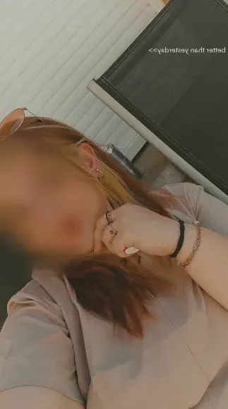 Carla, 27