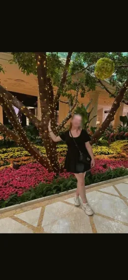 Carla, 25