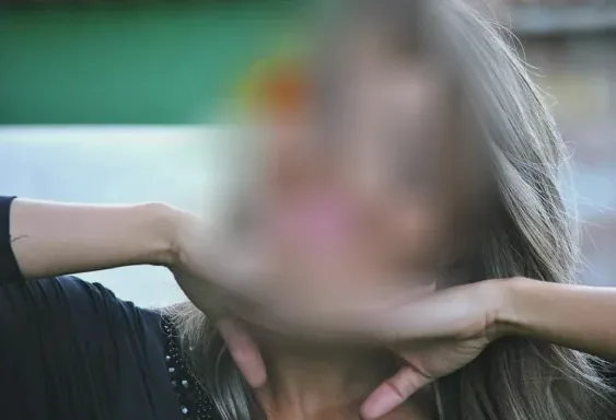 Emma, 36