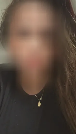 Mia, 36