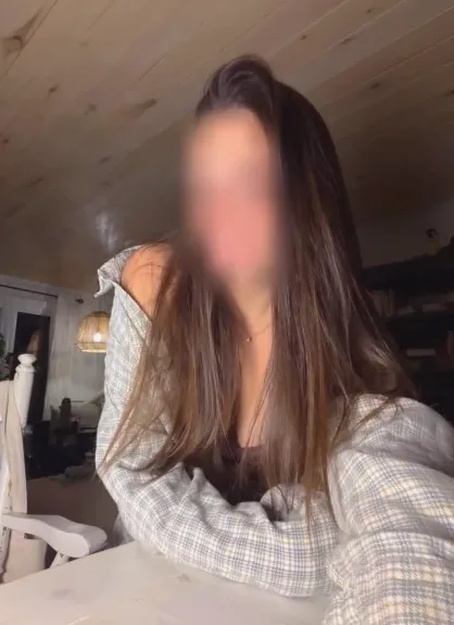 Simone, 22