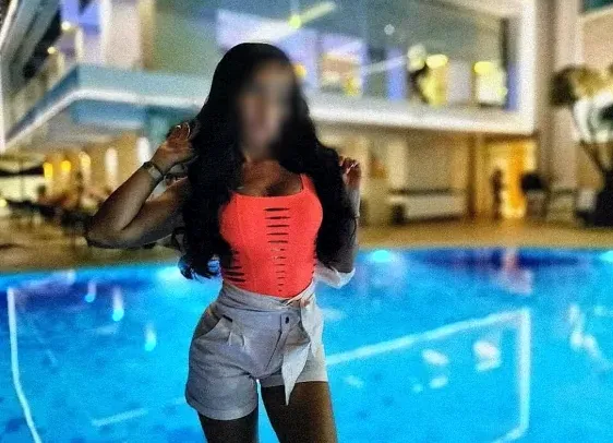 Yvonne, 40